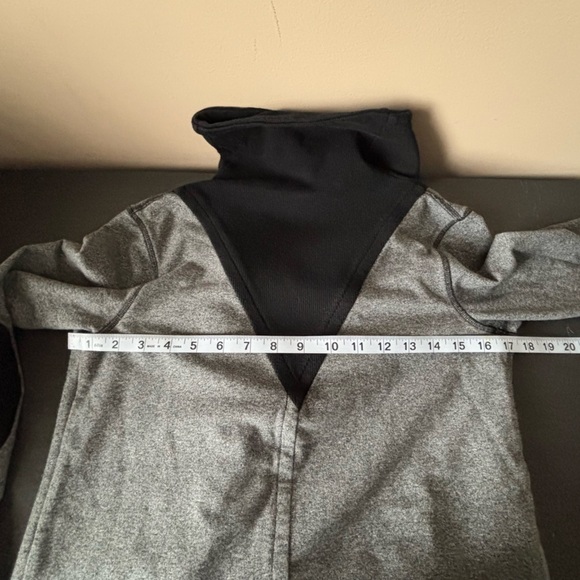 Lululemon Sz 6 Gratitude Wrap Static Charcoal Purple Lining - Picture 12 of 14